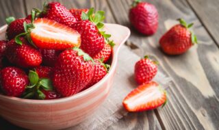 Erdbeeren zum Abnehmen – Wusstest du, das sie botanisch gesehen Nüsse sind?
