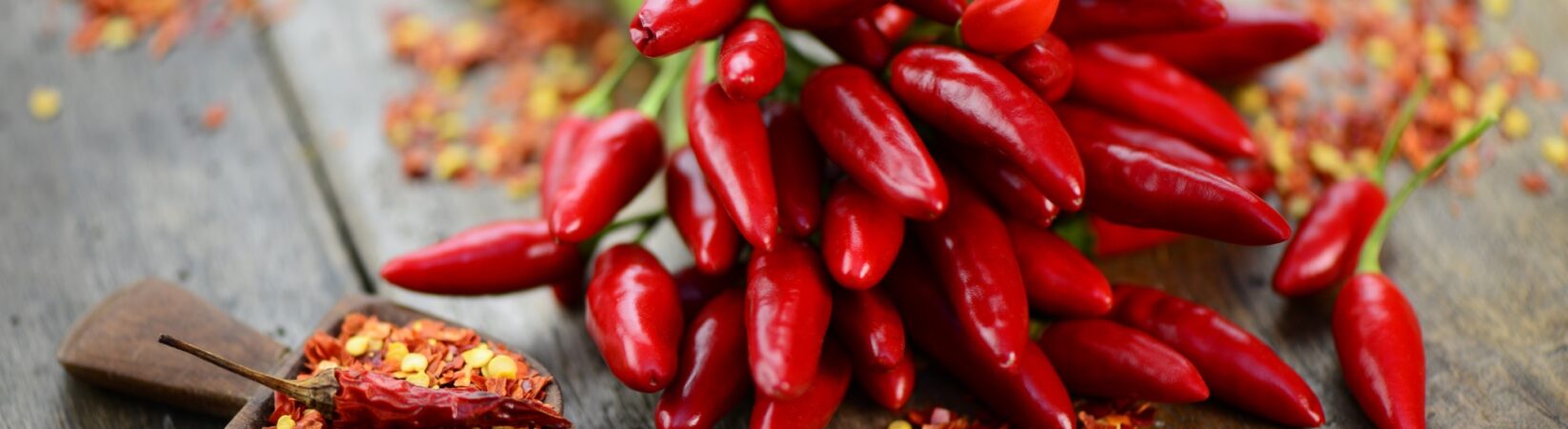Kennst du den Unterschied zwischen Chilipulver, Chiliflocken und Cayennepfeffer?