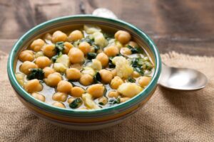 Arabische Kichererbsen-Spinat-Suppe