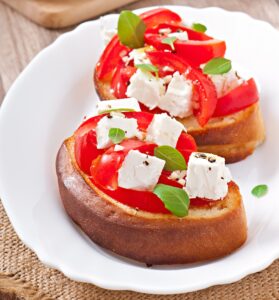 Veganes Feta-Tomaten Baguette