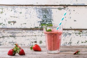 Joghurt-Shake mit Erdbeeren