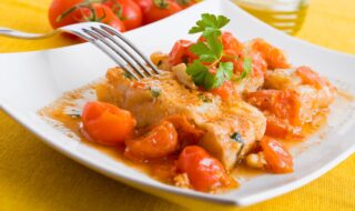 Fischfilet mit Tomaten und Paprika