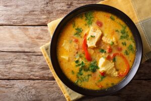 Fischsuppe mit Curry und Paprika