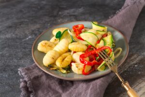 Gnocchi mit Paprika und Zucchini