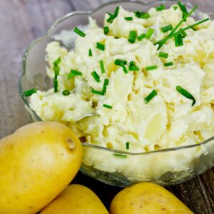 Kartoffelsalat mit Joghurt-Meerrettich-Dressing