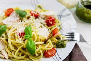 Spaghetti mit Hähnchenbrust und Tomaten