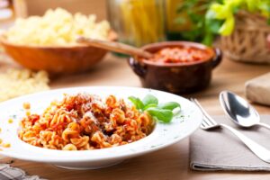 One-Pot-Pasta mit Hackfleisch und Tomatensauce