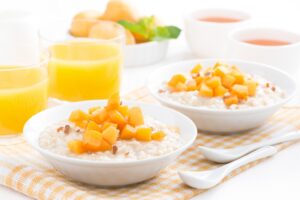 Porridge mit Aprikosen