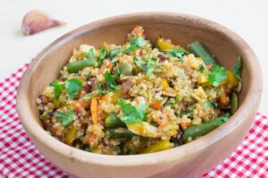 Quinoa-Bowl mit Gemüse