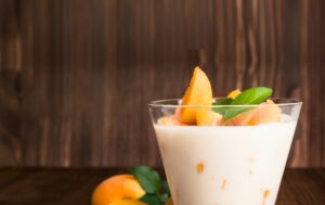 Vitalrezept (ind. Buch): Sahnejoghurt mit Aprikosen