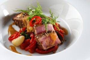 Thunfisch mit Spinat und Paprika