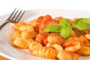 Gnocchi mit Tomatensauce und Parmesan