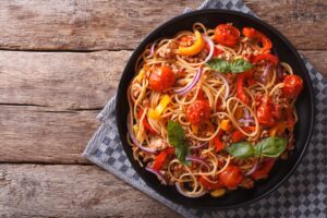 Spaghetti mit Sojahack, Tomaten und Paprika