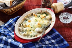 Champignonauflauf mit Kartoffeln und veganem Mozzarella