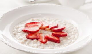 Privat: Porridge mit Erdbeeren