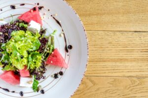Wassermelonen-Salat mit veganem Feta