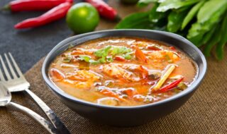 Thai-Suppe mit Garnelen